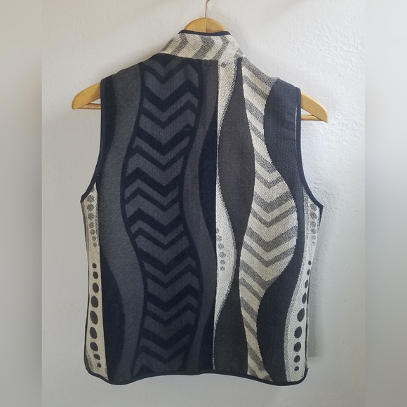 *SOLD*Bohemian Tapestry Vest Reversible Button Front EarthTones Abstract. - Picture 9 of 15
